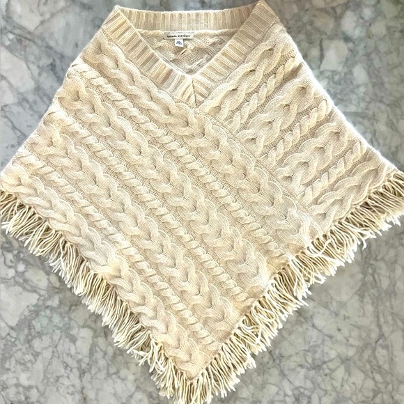 Y2K Banana Republic Cream Cable Knit Poncho with Fringe - Picture 1 of 4